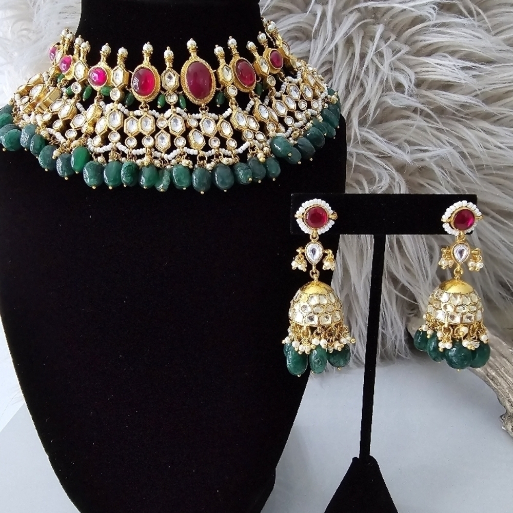 Elegant Green and Gold Jewelry Set